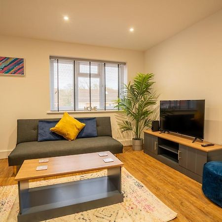 Mill Road Apartment First Floor Crawley  Eksteriør billede