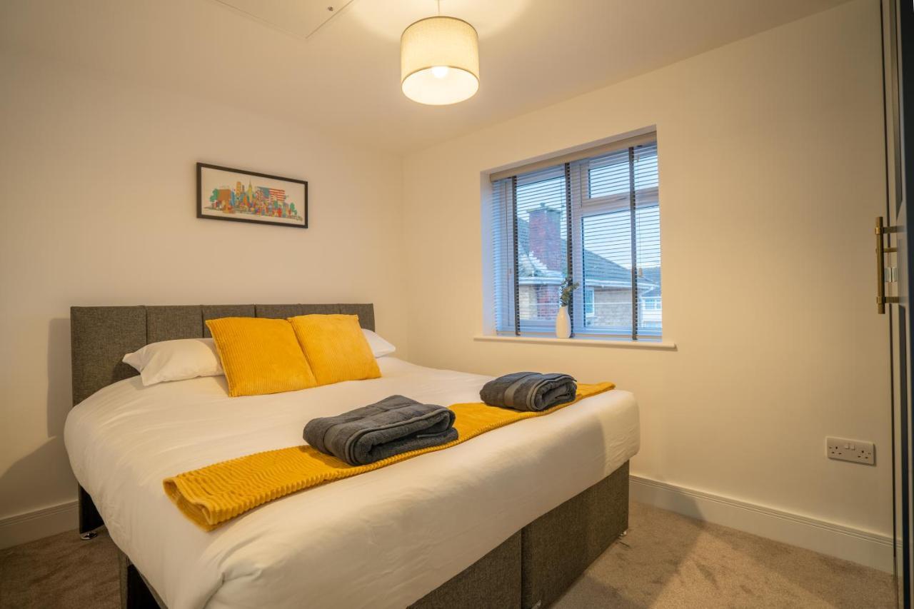 Mill Road Apartment First Floor Crawley  Eksteriør billede