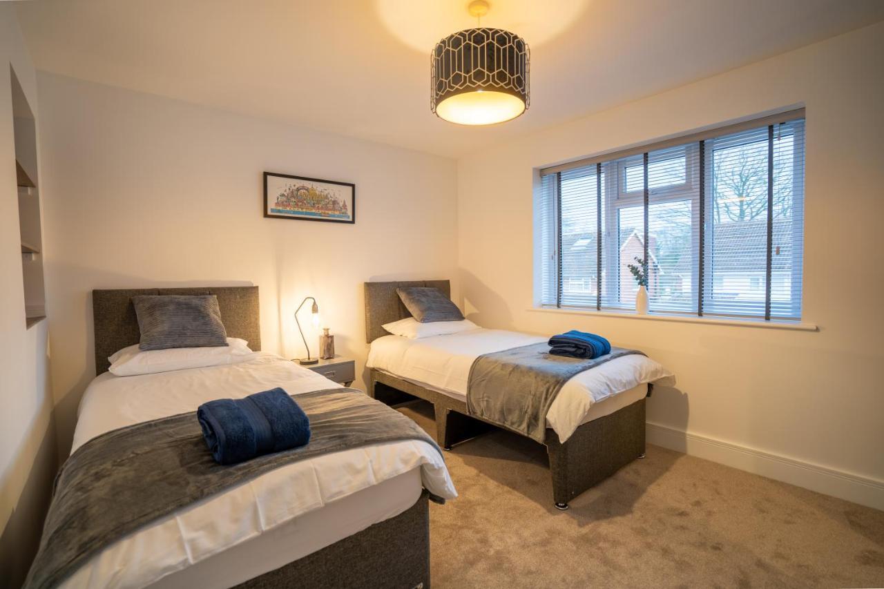 Mill Road Apartment First Floor Crawley  Eksteriør billede